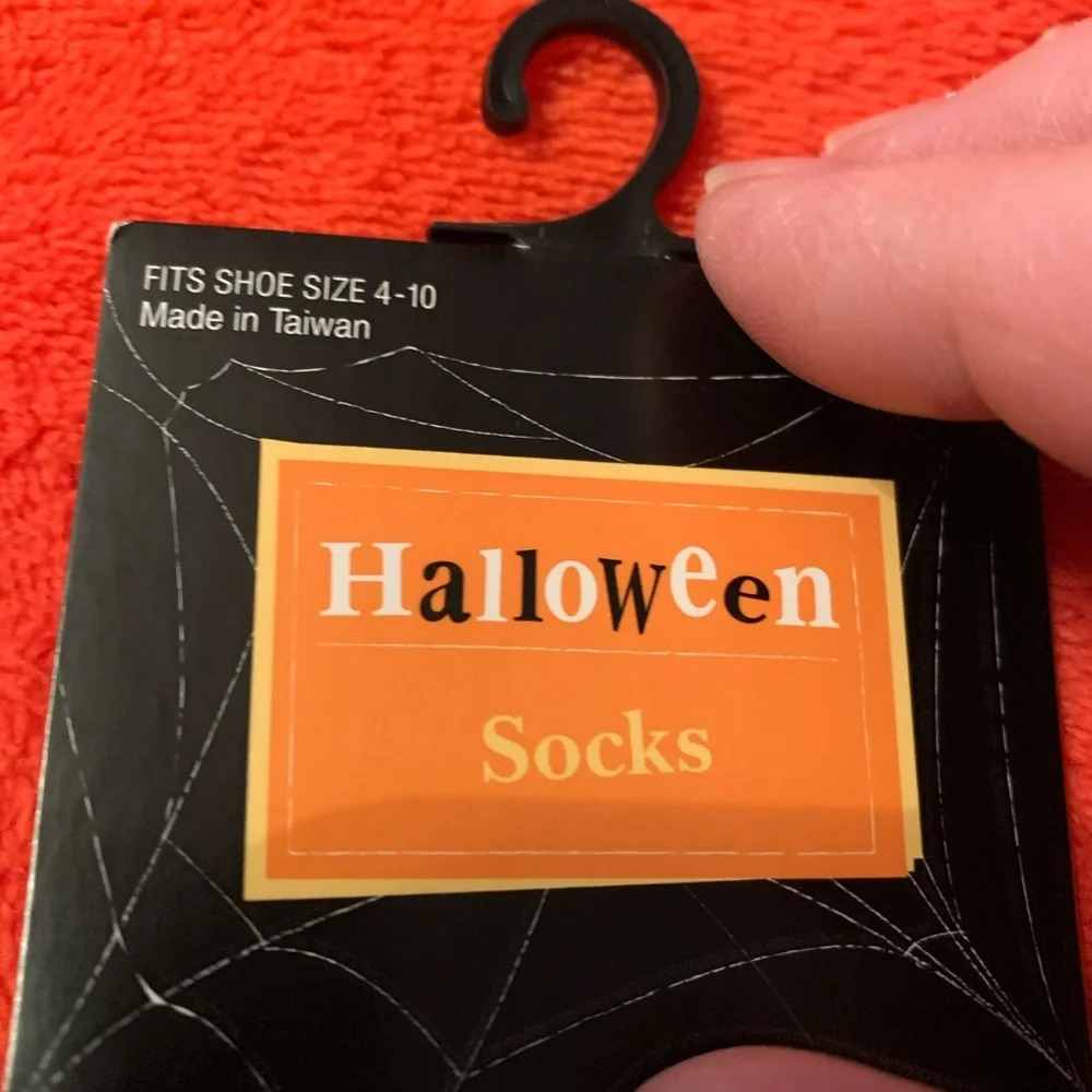 2 Pairs Halloween Socks, Fits Shoe Size 4-10